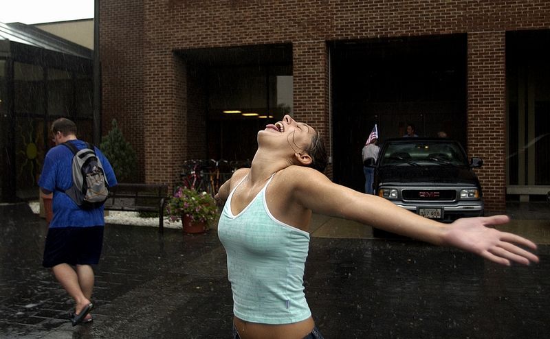 Students hot over sweltering dorm - The Blade