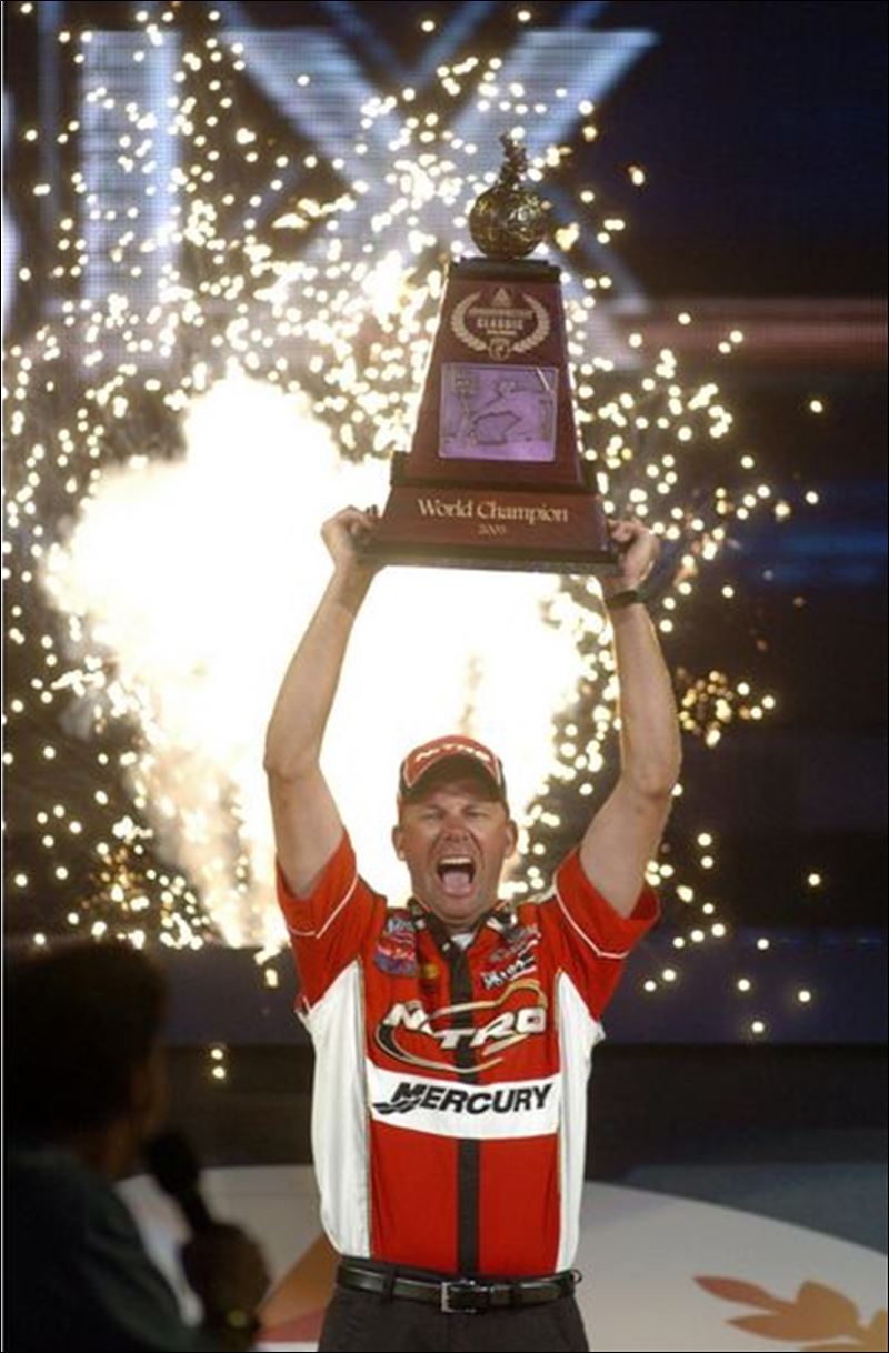 VanDam takes Bassmaster title Toledo Blade