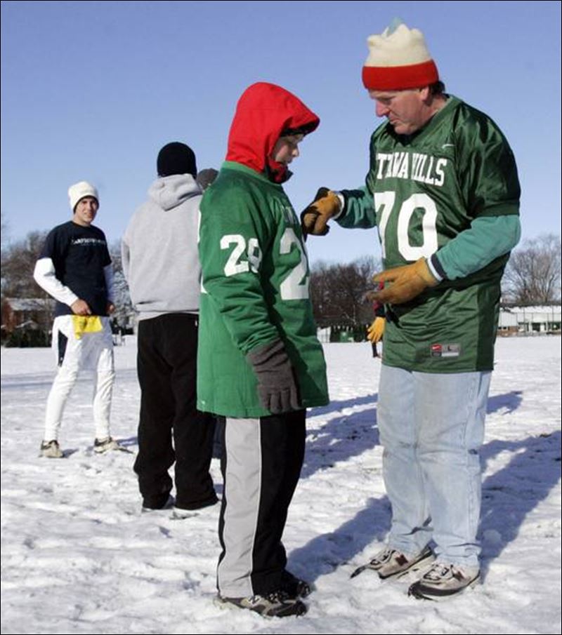  - Cold-can-t-stop-this-Turkey-Bowl-3