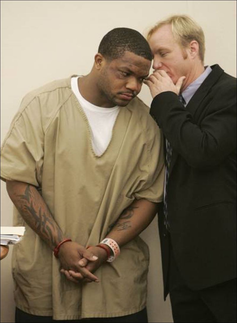 Judge-imposes-bond-of-5M-Clarett-remains-jailed-2.jpg