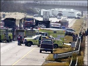 crash highway fiery kills closes trucker closed lanes southbound northbound hour until minutes still well were dark after