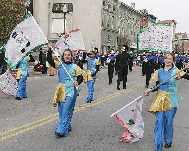 Big Parade Ushers In Bowling Green Holiday Season - The Blade