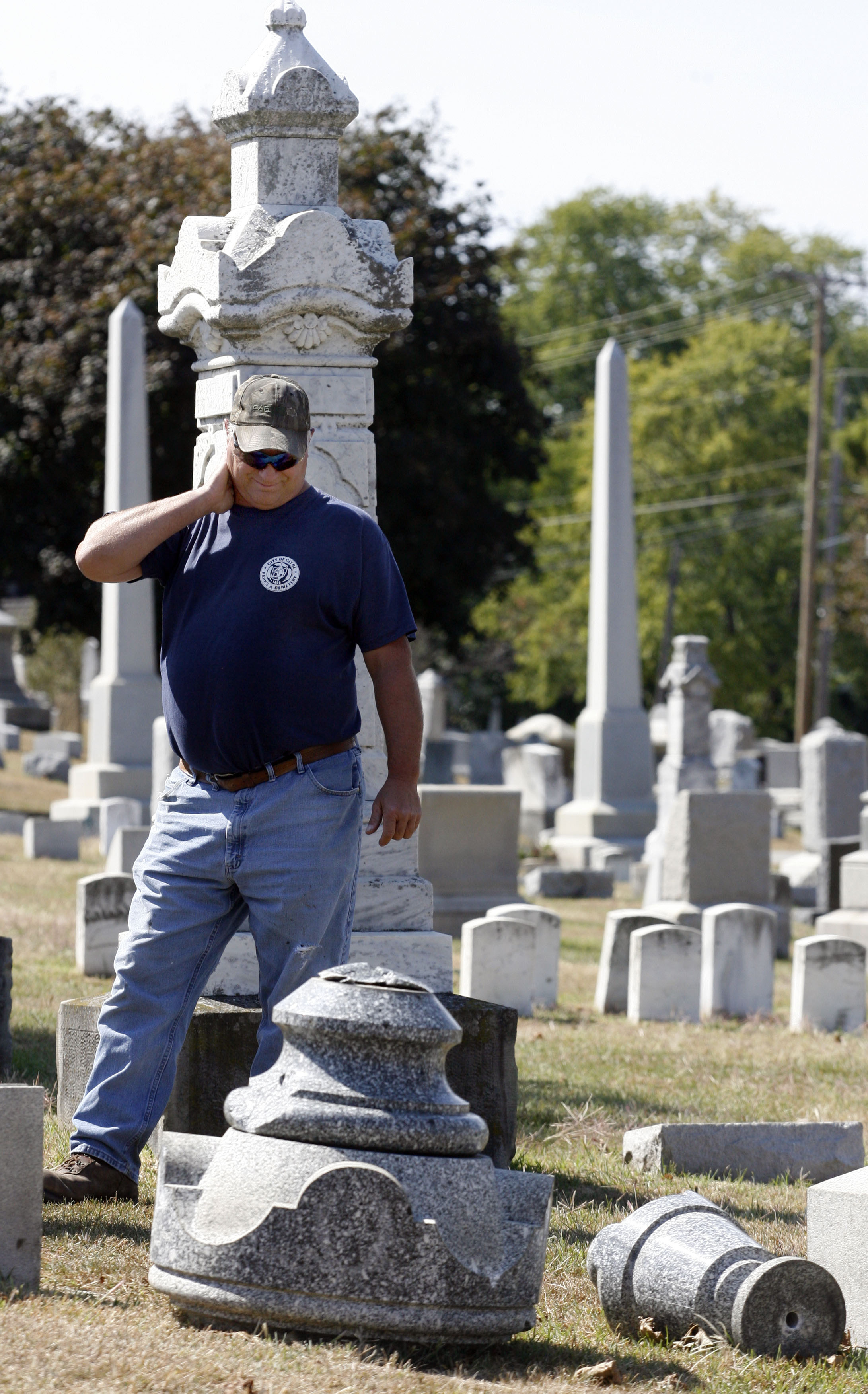 Crews Restore Clyde Cemetery Hit By Vandals The Blade