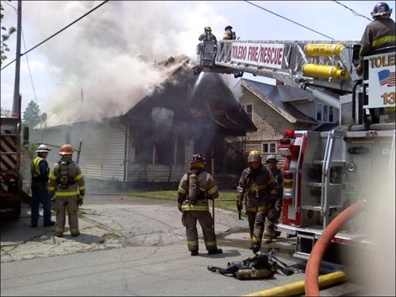 Arson Suspected In East Toledo Fire Toledo Blade 8664