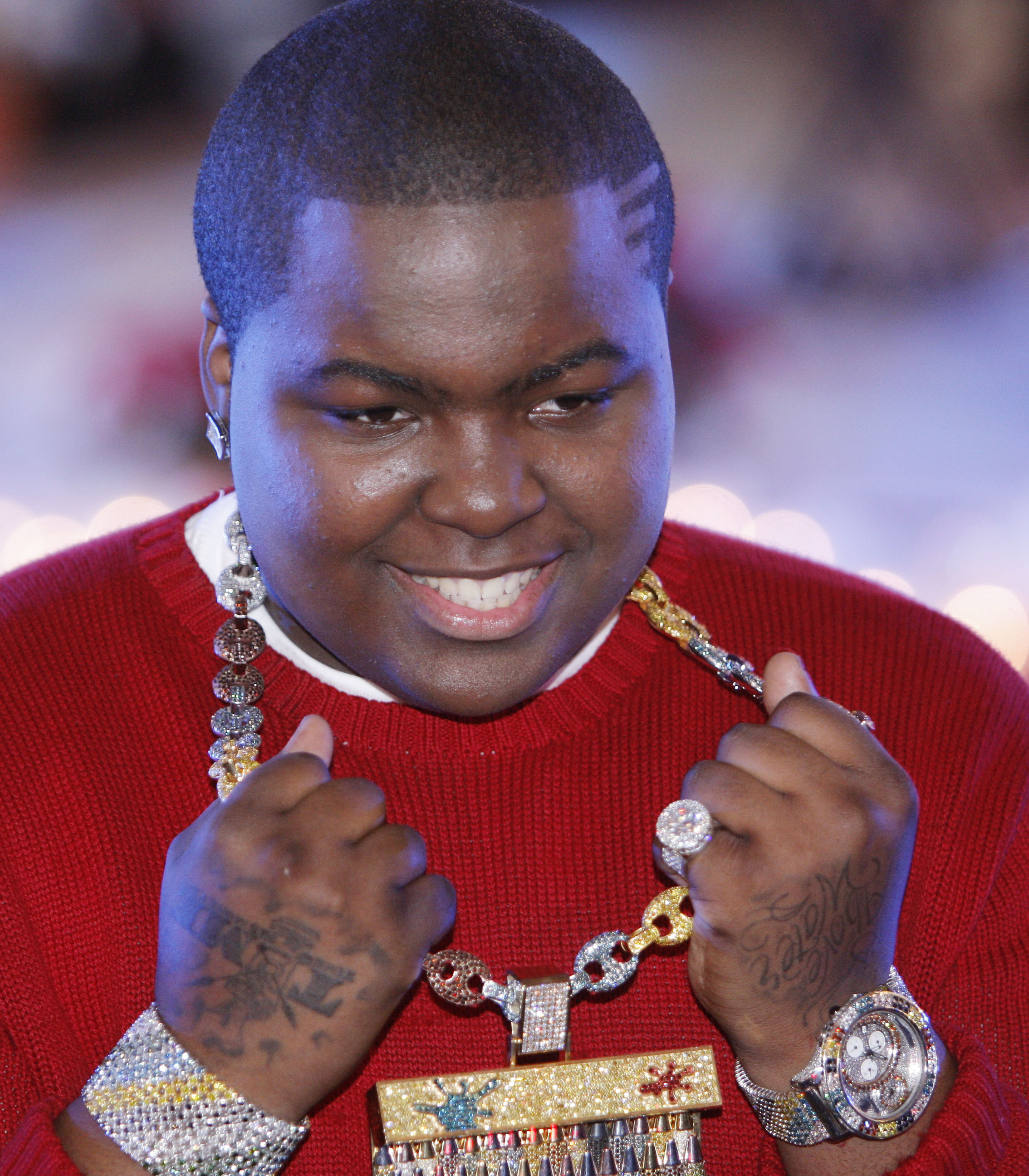 Singer Sean Kingston crashes watercraft into Fla. bridge, now in ICU