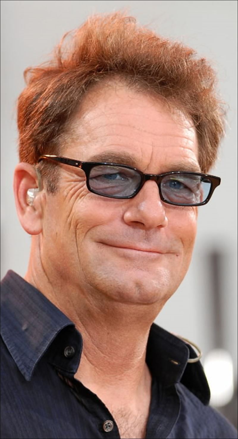 Huey Lewis still takes fans back in time - Toledo Blade