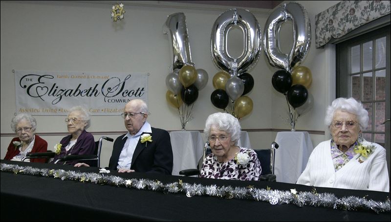  - 99-year-old-gets-to-observe-how-centenarians-celebrate