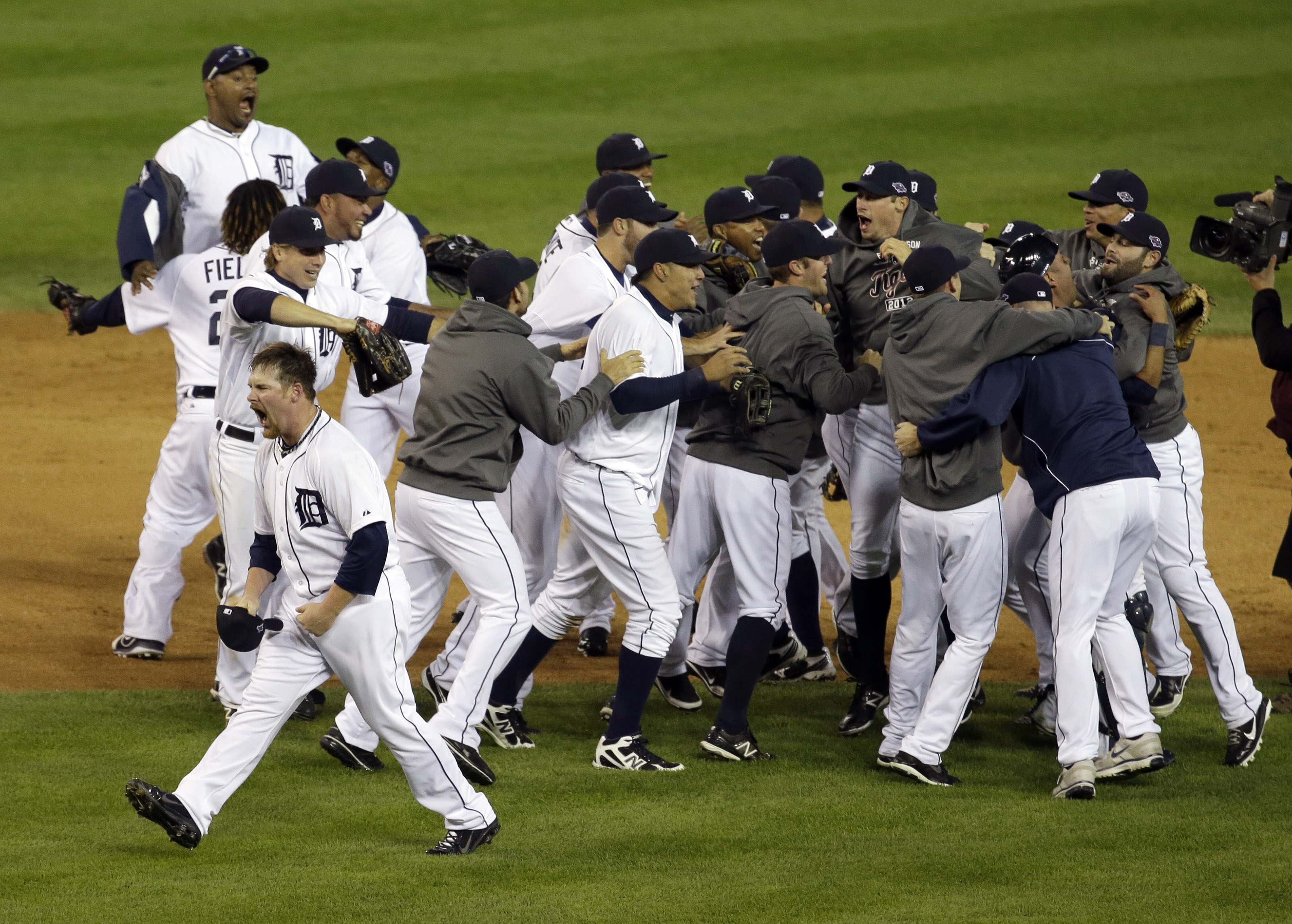 Back To The World Series: Detroit Tigers Rout Yankees 8-1 For 4-game ...