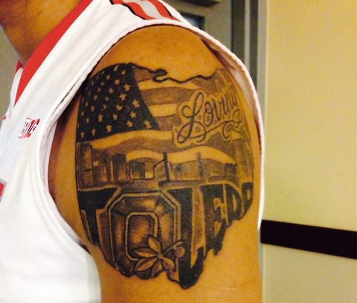 Ohio State freshman Marc Loving shows love for Toledo, OSU in tattoo