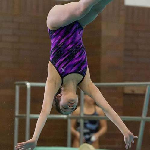 DIV-I-GIRL-S-DIVING-anna-campos-diving-board