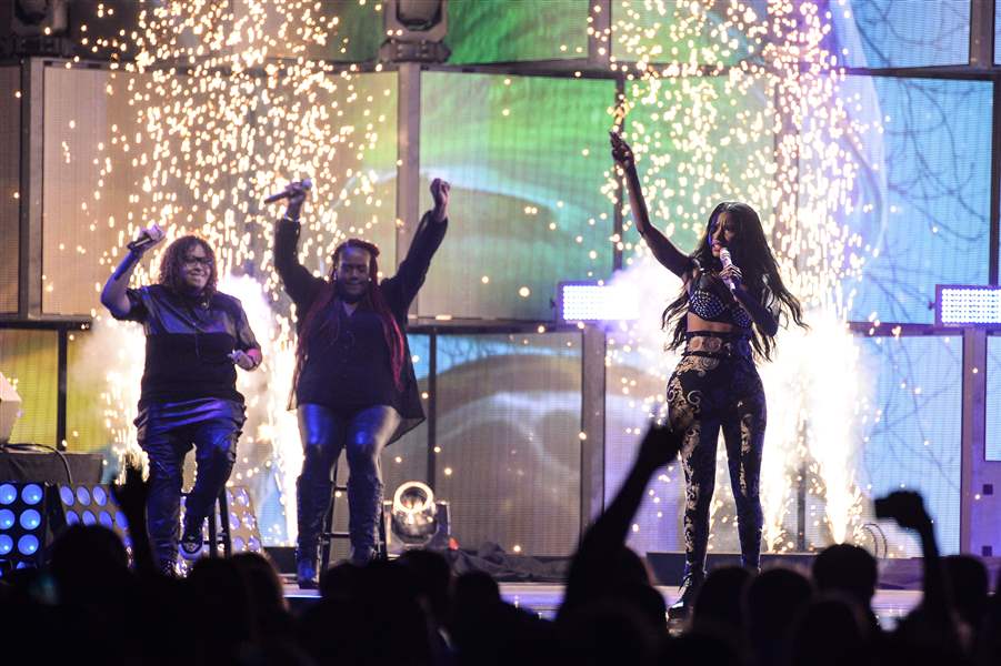 iHeartRadio festival kicks off in Las Vegas with Taylor Swift, Ariana