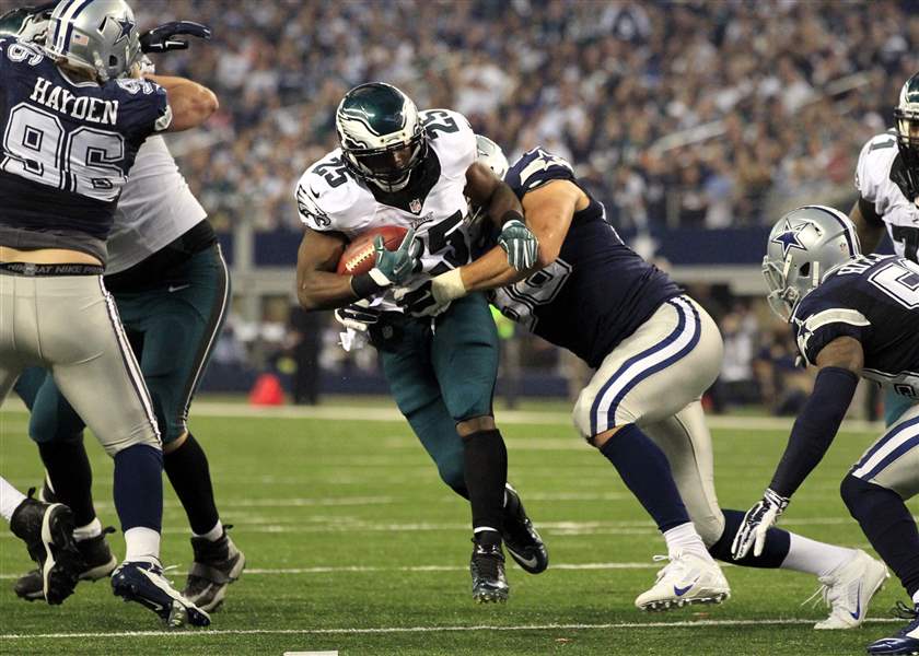 McCoy, Eagles dominate Cowboys 33-10 - The Blade