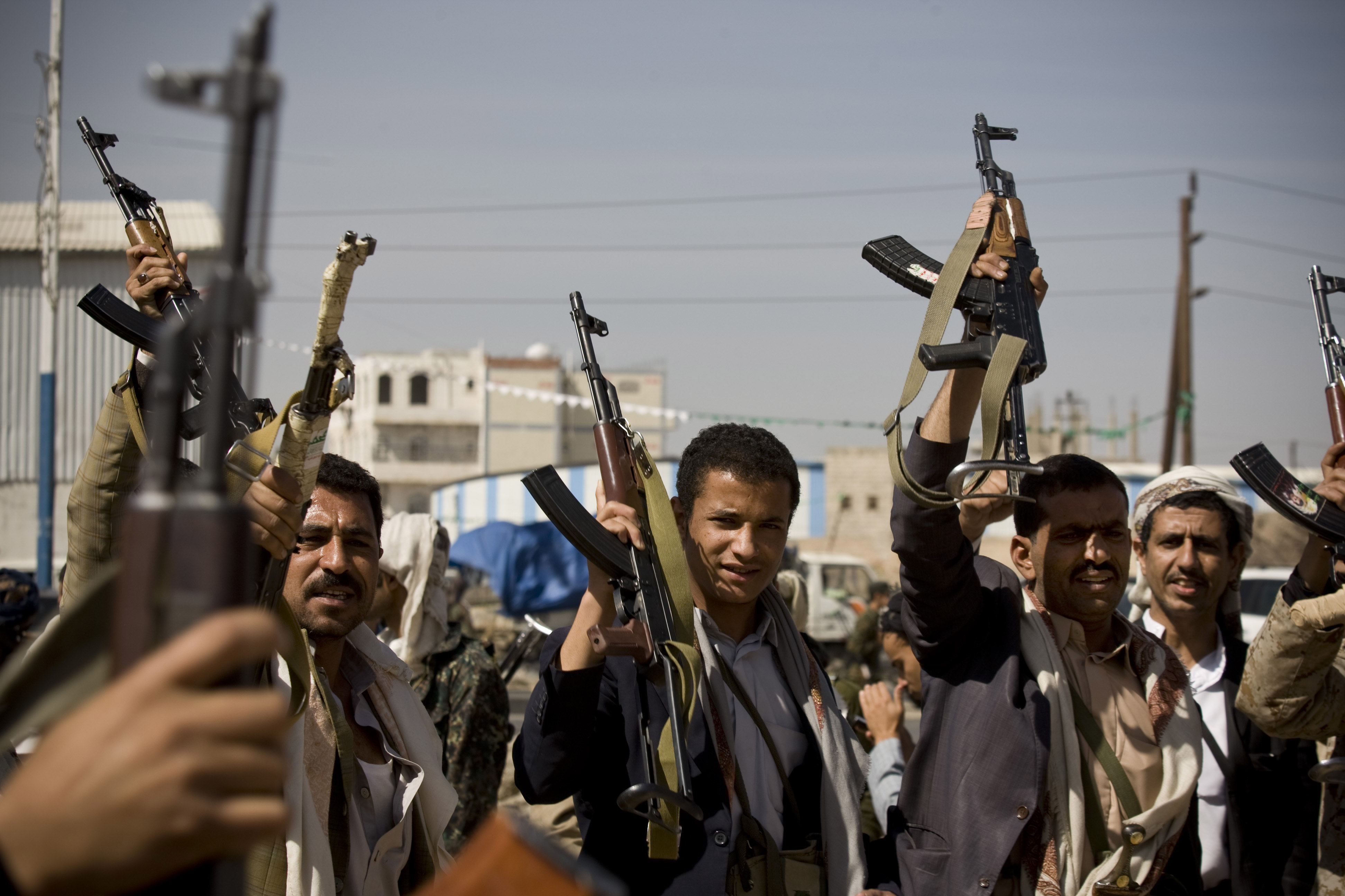 Houthi Rebels Seize Yemen State Media, Battle Soldiers - The Blade