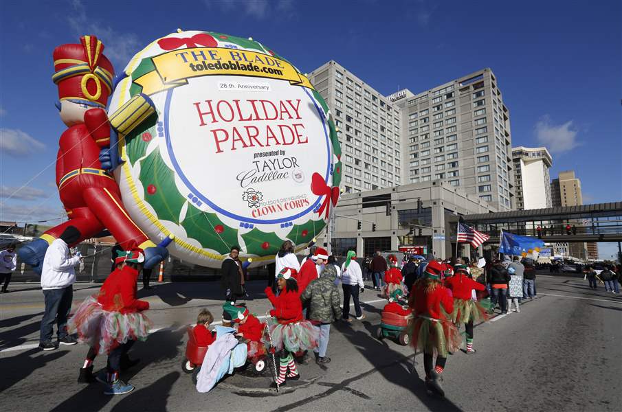 Parade spreads holiday cheer in downtown Toledo The Blade