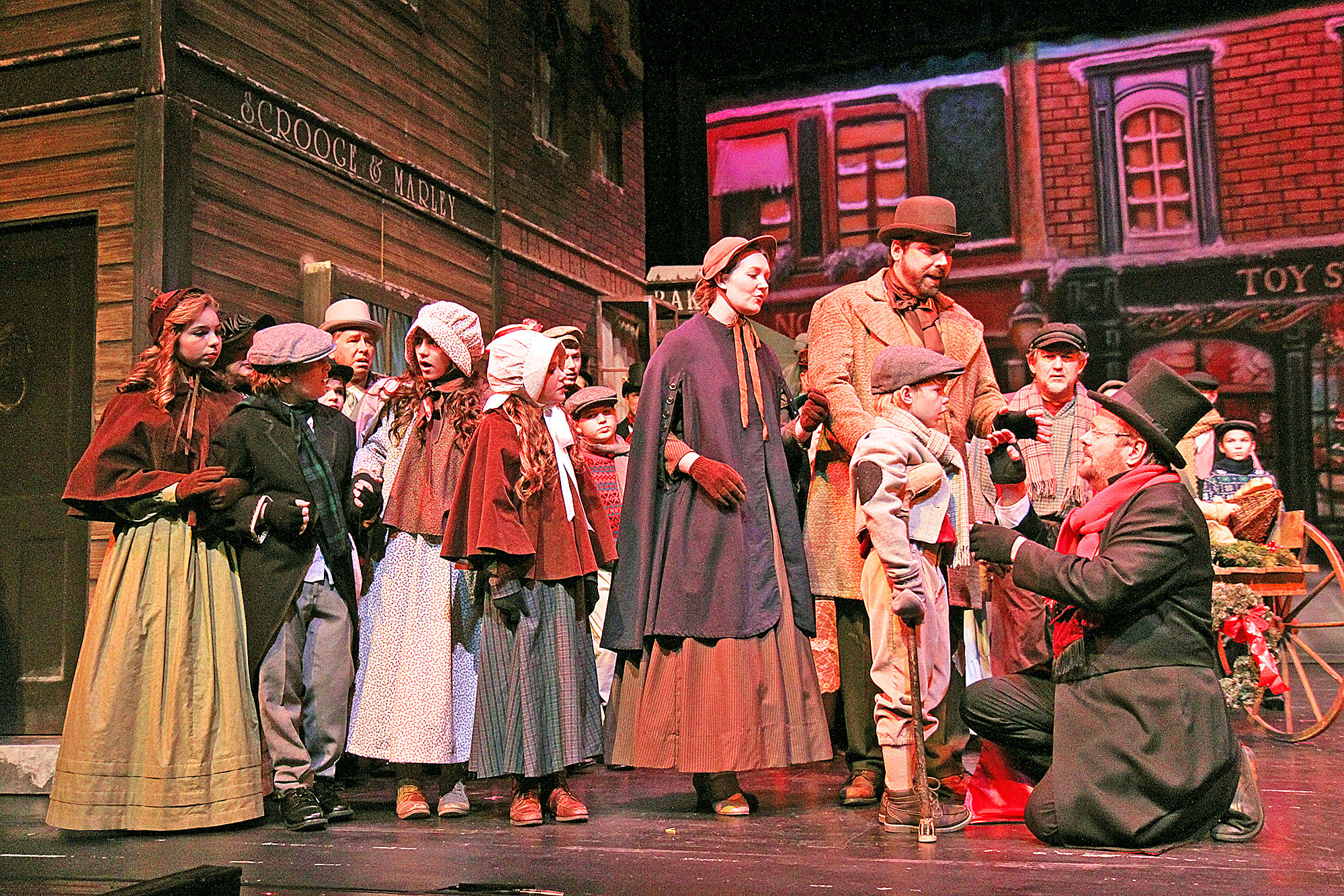 Rep brings holiday spirit with ‘Christmas Carol’ - The Blade