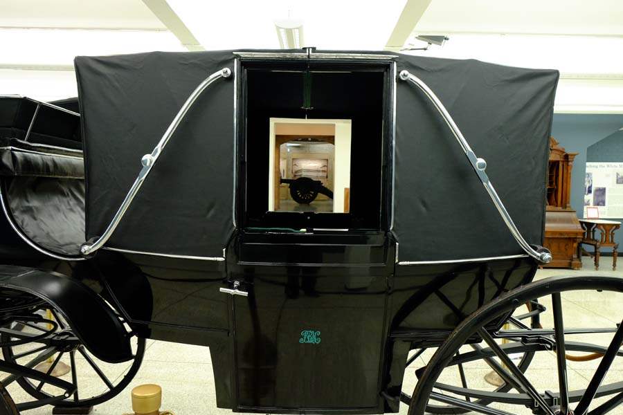 CTY-hayes04p-carriage
