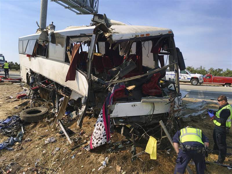 Highway Pole Rips Through Bus In California Crash, Killing 5 - The Blade