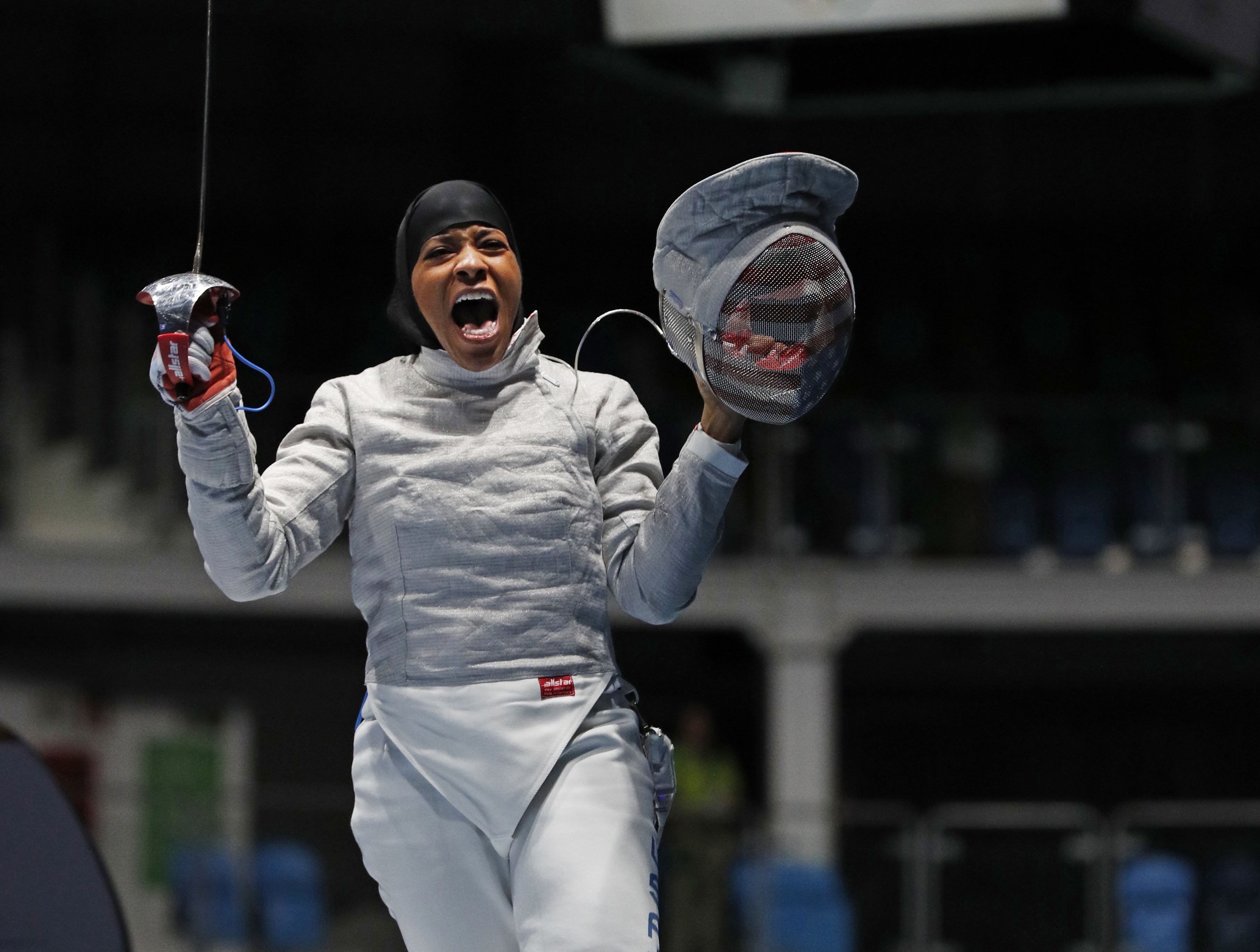 Ibtihaj Muhammad Makes U S History Wears Hijab In Olympics The Blade