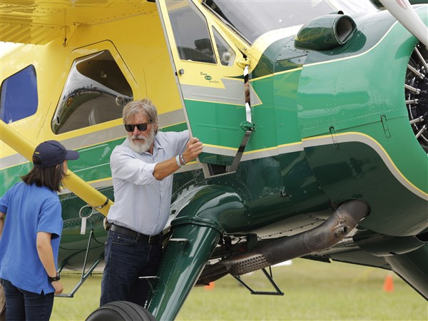 Harrison Ford Says He Was Distracted When He Flew Over Plane The Blade