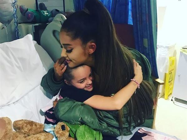 Ariana Grande receives apology from critic Piers Morgan