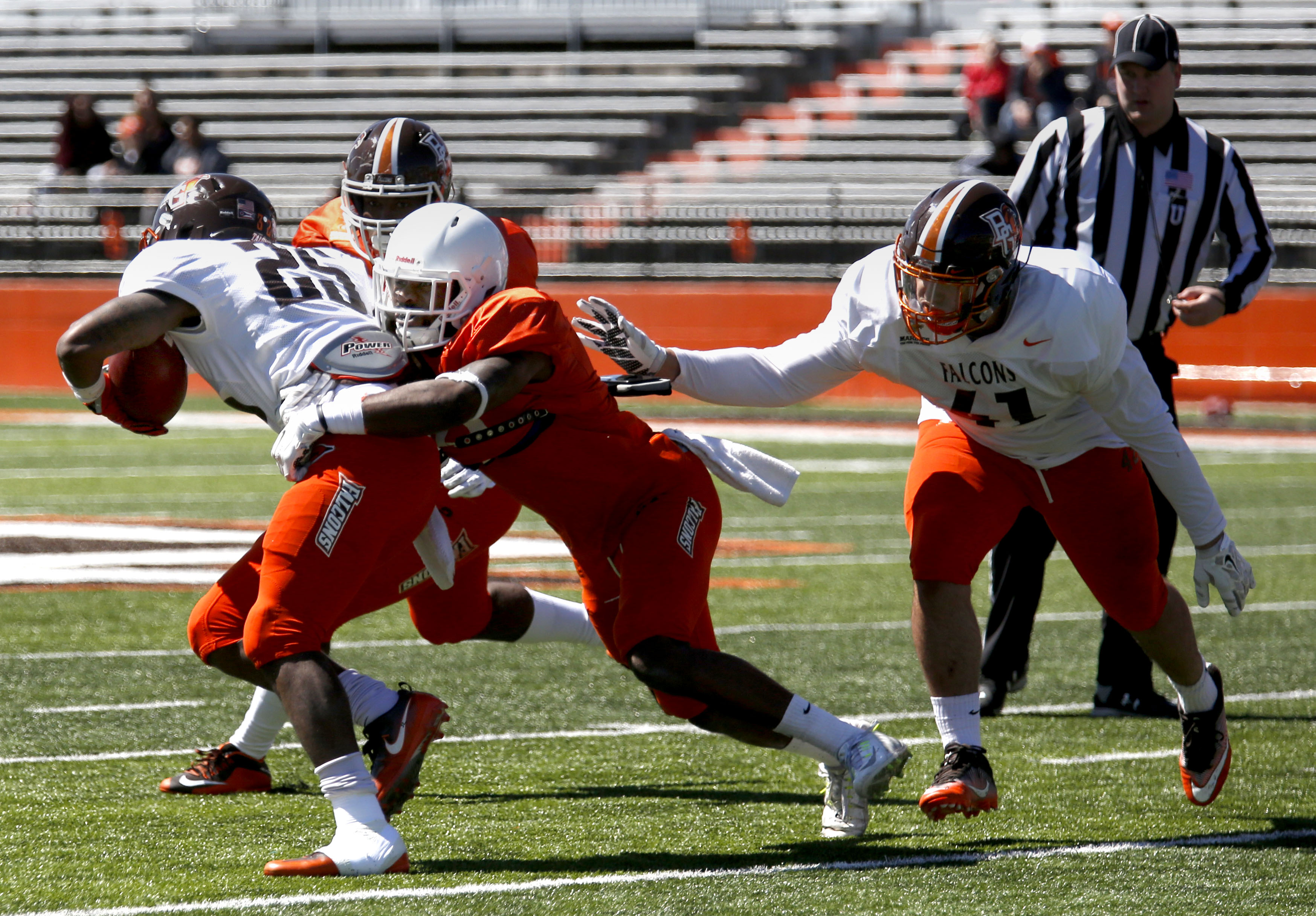 Defense Shines In Bg Footballs First Scrimmage The Blade 