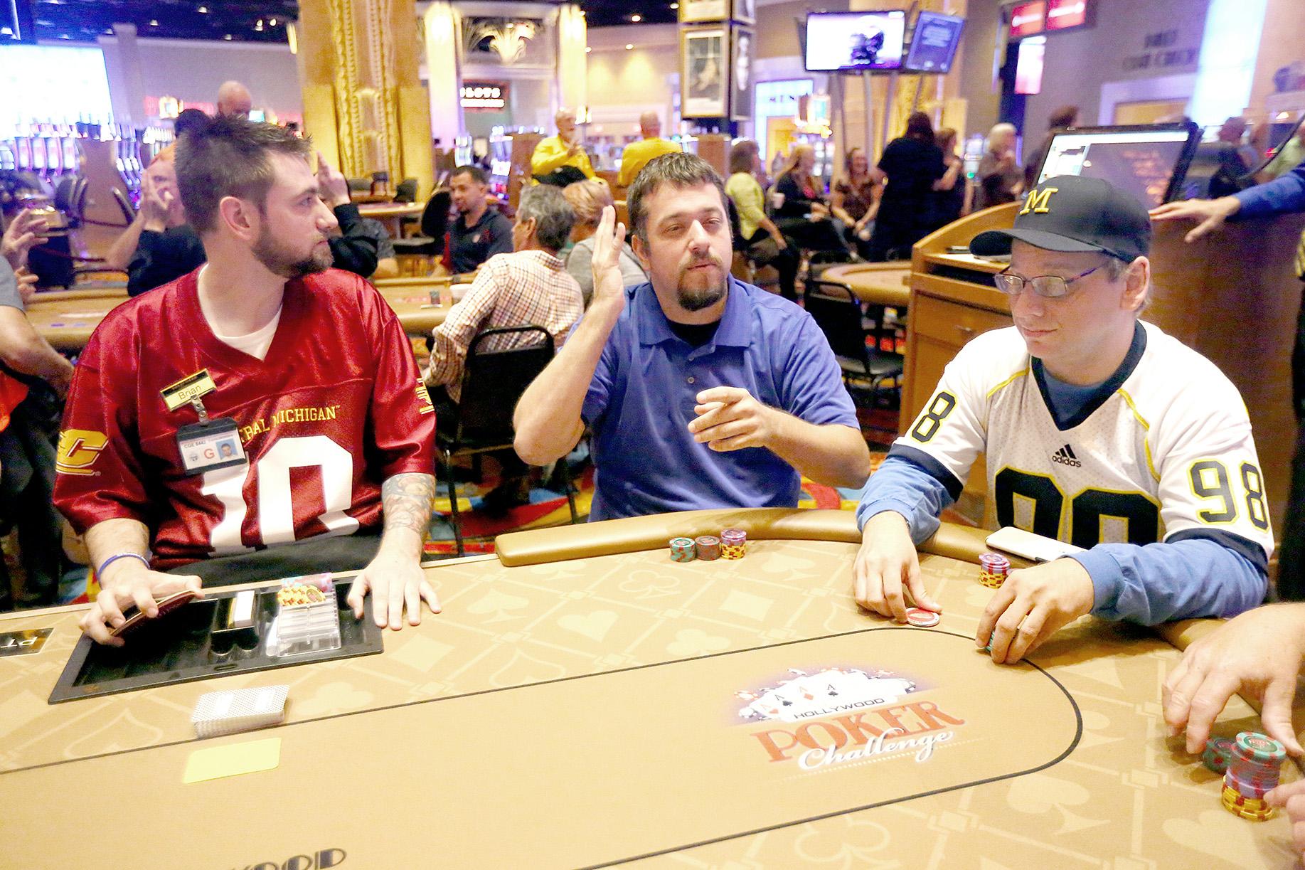 Local casino's deaf poker tournament gives players feelings of 