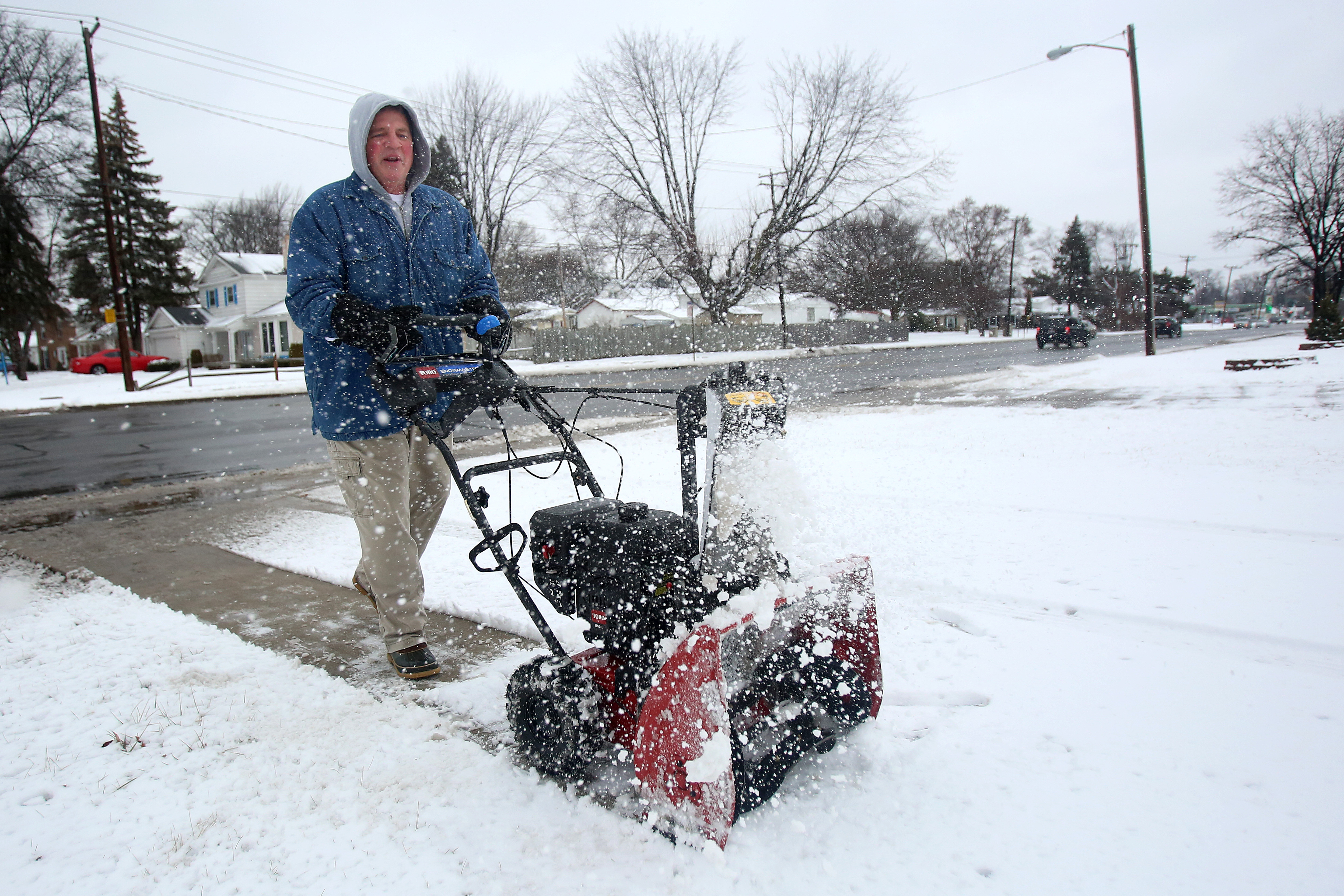 PHOTO GALLERY: Snow Hits Toledo On Sunday - The Blade