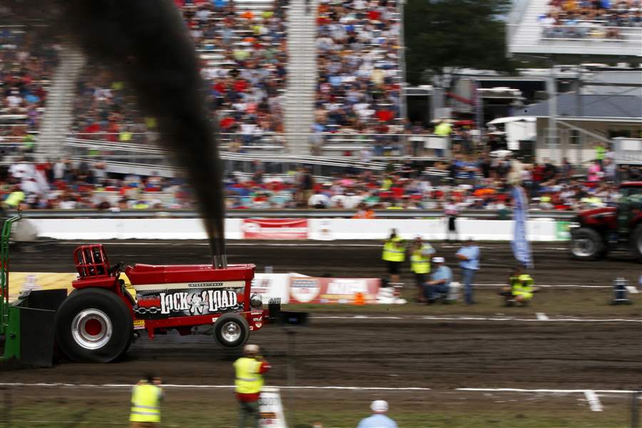 PHOTO GALLERY National Tractor Pulling Championships in Bowling Green