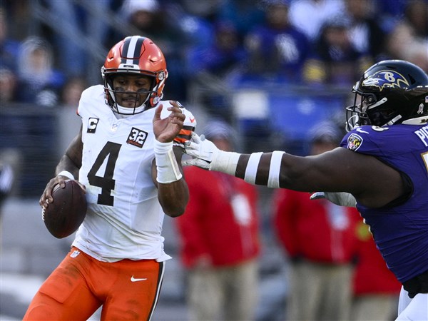 Watson Rallies Browns From 14 Down In 4th To 33 31 Win Over Ravens