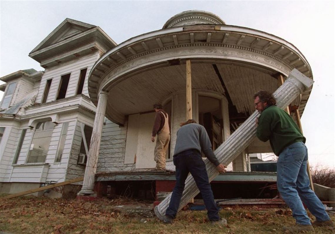 Perrysburg homeowner says contractors sold her belongings