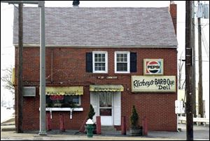 Era Blakney opened Richey's Bar-B-Q Deli at Westwood and Hill avenues 25 years ago.