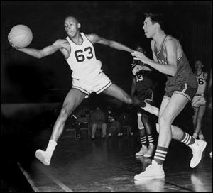 Bunk Adams and his Macomber teammates nearly knocked off Jerry Lucas' Middletown team in 1957, losing to the Middies 70-65 in overtime in the semifinals.