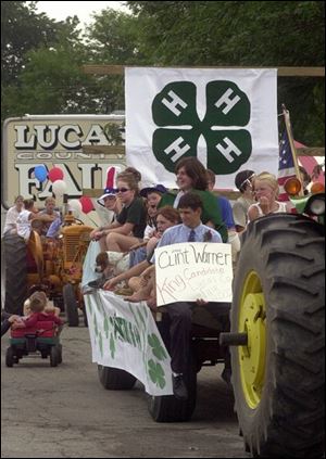 As it did last year, a parade from Maumee High School to the fairgrounds on Key Street will kick off the Lucas County Fair, which begins tonight and runs through Sunday.