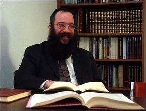 Rabbi Yossi Shemtov will teach an eight-week class on the Kabbalah, the mystical interpretation of the Torah.