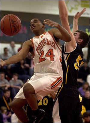 Southview's Mike Norris, left, collides with Northview's J.G. Becker while attempting to drive to the basket.