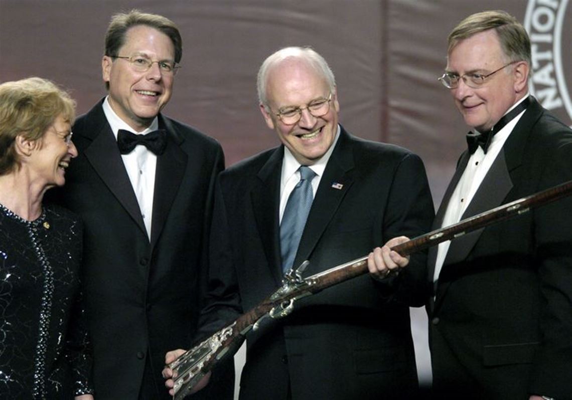 Cheney tells NRA Kerry s a threat to gun owners indecisive on war