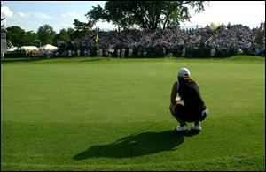 Se Ri Pak lines up a putt last year on the 18th hole at Highland Meadows. She went on to her fourth victory at the tournament.