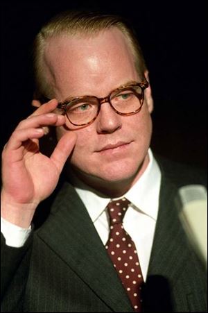 Philip Seymour Hoffman slips
effortlessly into the skin of
Truman Capote.