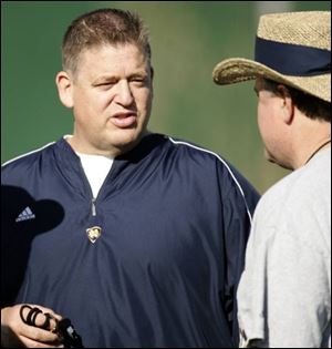 Notre Dame coach Charlie Weis, with defensive coordinator Rick Minter, is concerned about OSU's kickoff returners.