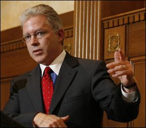 Stephen G. Harvey spoke last night at the annual meeting of the Northwest Ohio chapter of the American Civil Liberties Union at the Toledo Club.