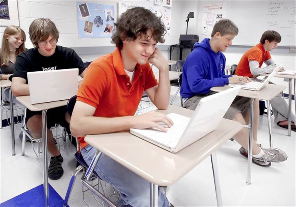 Student Help Desk Squad Keeps Computers Humming Toledo Blade