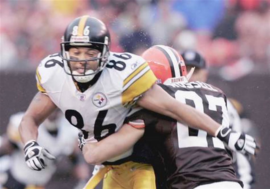 Cleveland Browns defensive back Brian Russell (27) returns the