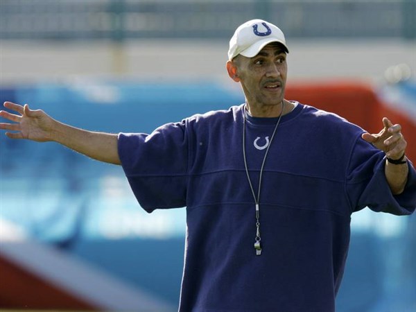 Legendary coach Tony Dungy speaks about leadership on the campus