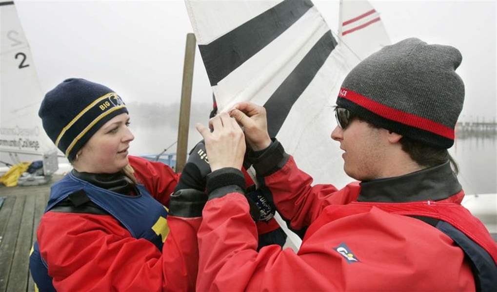 Breezes-eventually-give-sailors-a-lift-at-Owens-Regatta-2