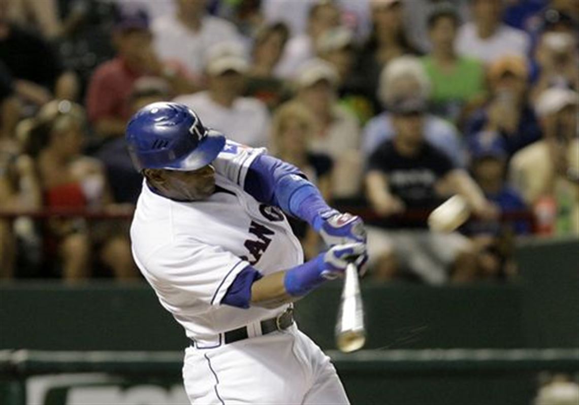 Sammy Sosa Connects for a Home Run Editorial Photo - Image of sosa