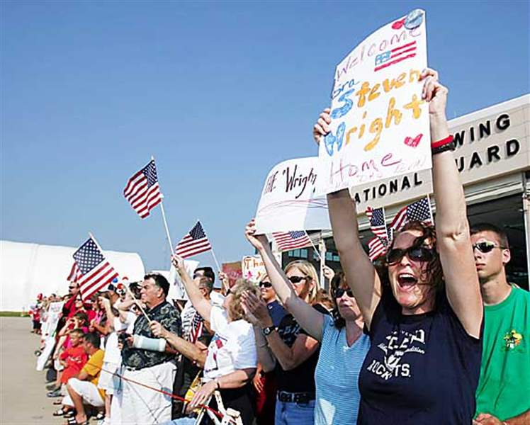 Cheers-greet-250-airmen-back-in-Toledo-from-Iraq