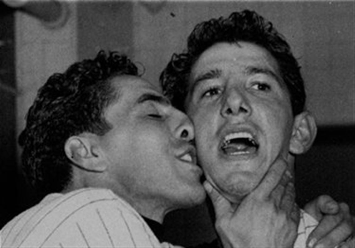 Phil Rizzuto, Yankees' Hall of Fame shortstop, dies at 89