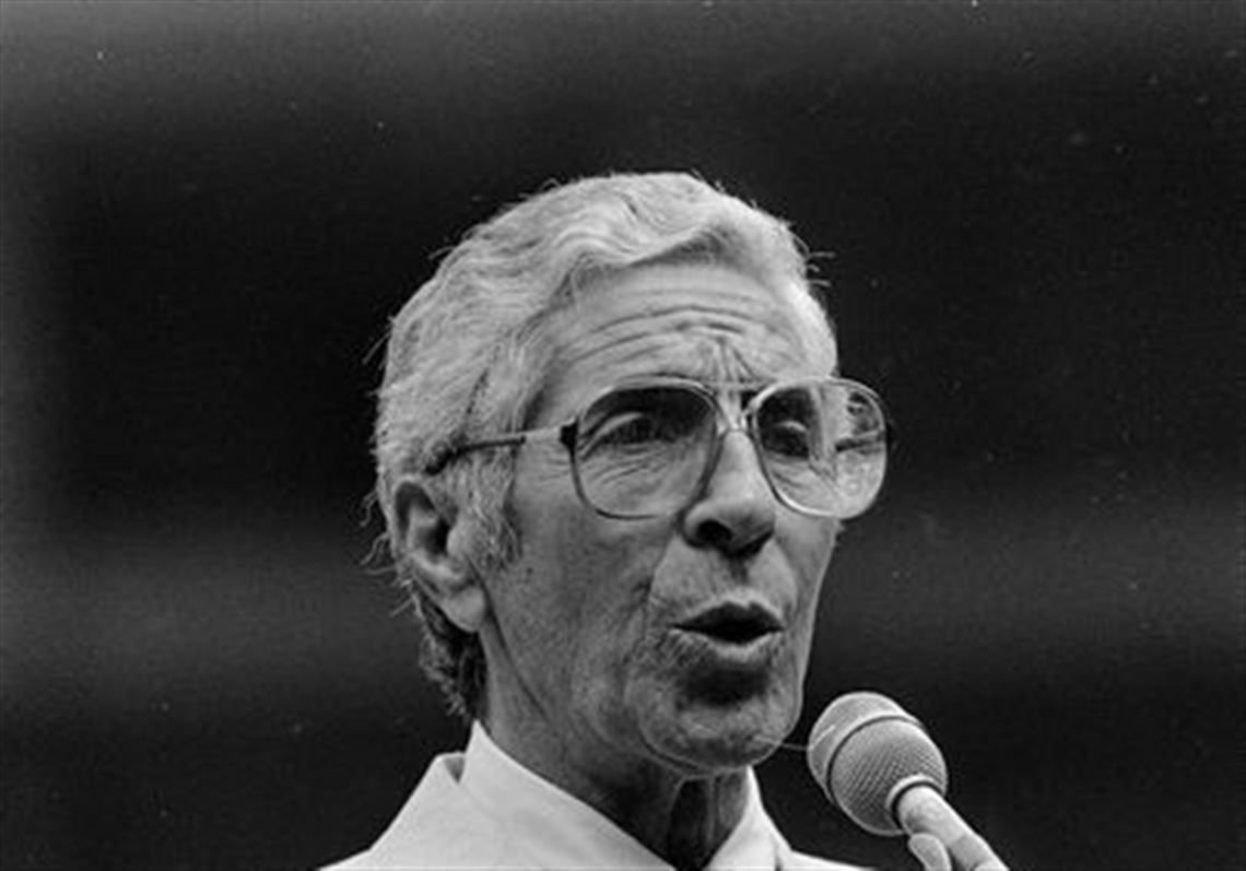 Phil Rizzuto talks about his broadcasting career (2002) 