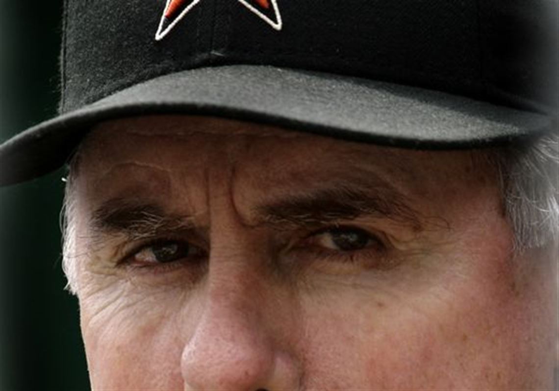 Astros fire manager Cecil Cooper