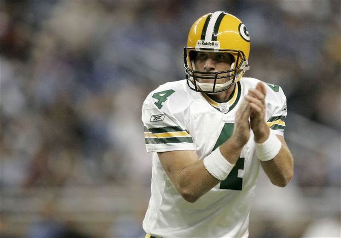 Favre leads Packers over Lions